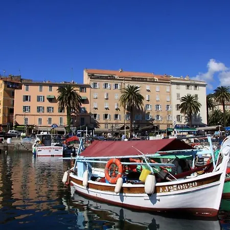 Calme Avec Terrasse A * Ajaccio (Corsica)
